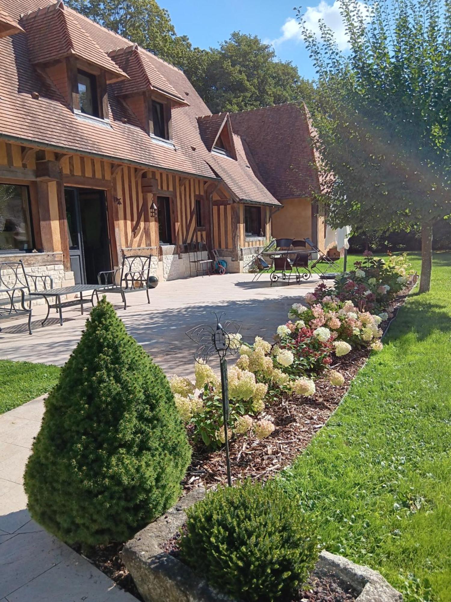 Le Clos Joly 14 Saint-Gâtien-des-Bois Exteriör bild